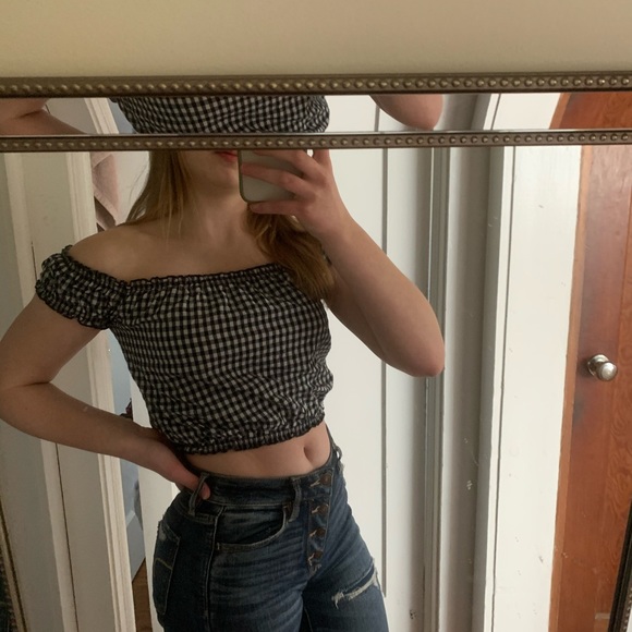 Brandy Melville Plaid Crop Top - Picture 3 of 3